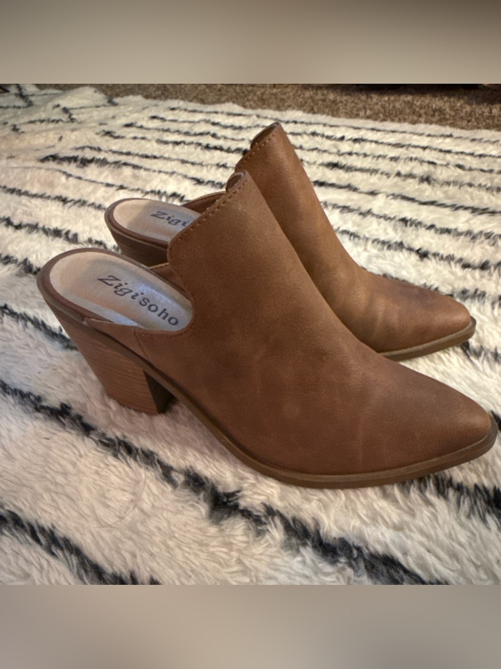 Zigi Soho Tan Suede Slip-On Block Heel Mules